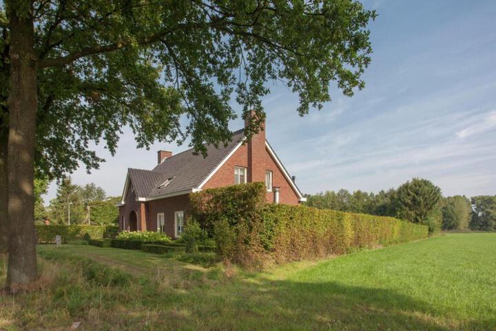 Luxurious holiday home in Leende with wellness