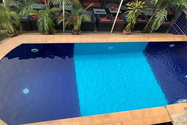 Pool 20 of 60