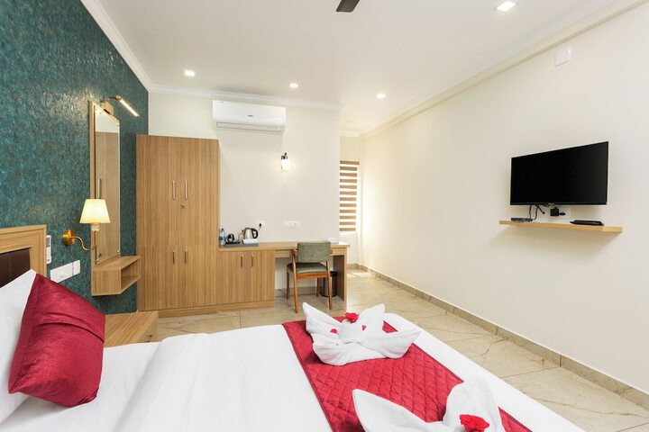 Room 7 of 33