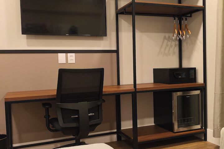 Room 10 of 37