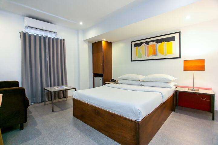 Room 25 of 52