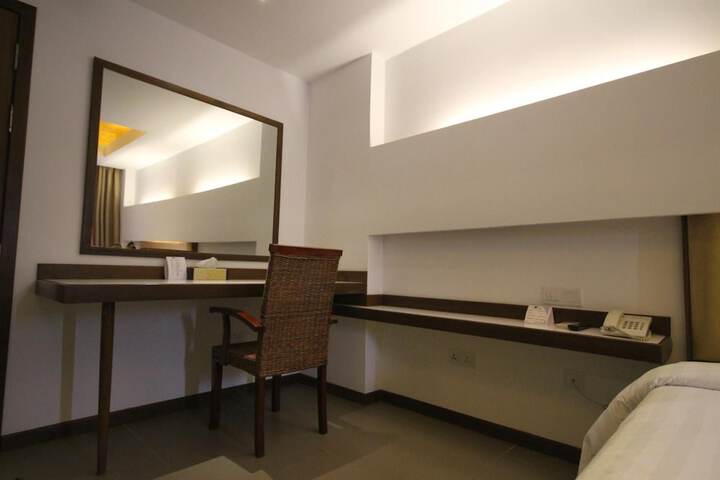 Room 17 of 51
