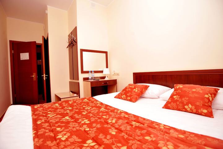 Room 15 of 27