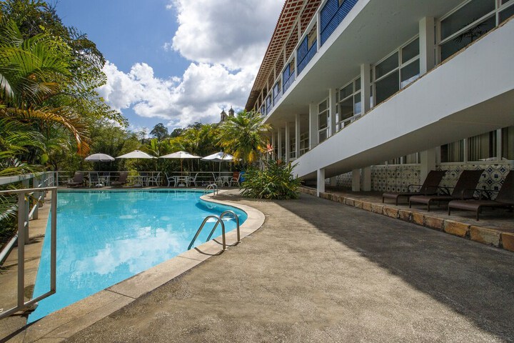 Pool 40 of 57