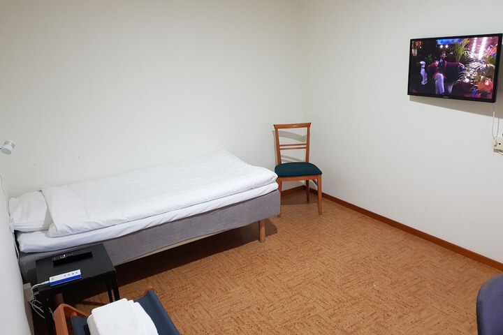 Room 16 of 62