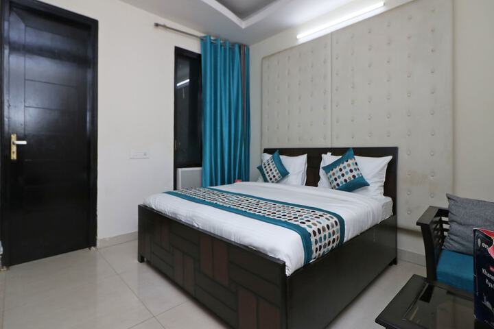 Room 8 of 15