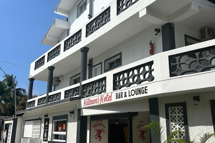 HILLMONS HOTEL BAR & LOUNGE