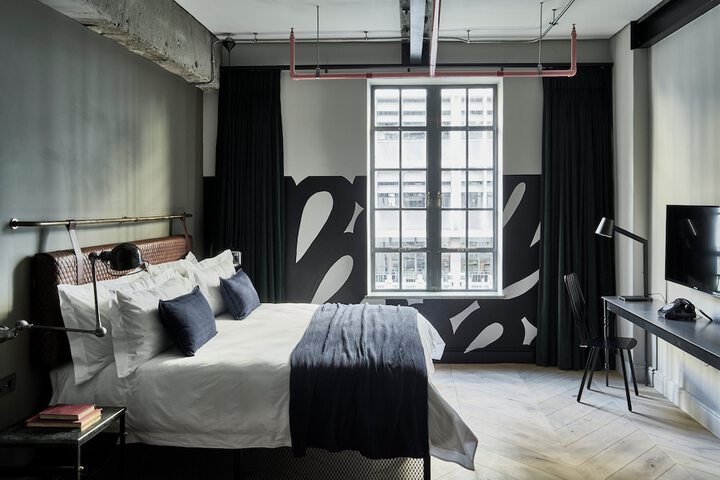 Room 34 of 126
