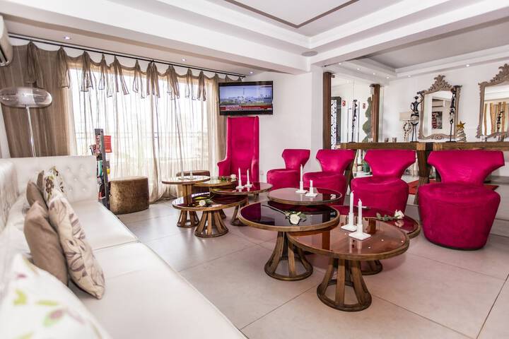 Guest Lobby