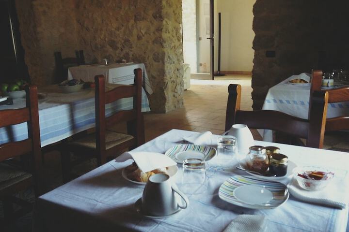 Breakfast/Coffee Service 18 of 26