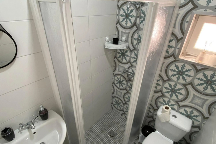 Room 5 of 13
