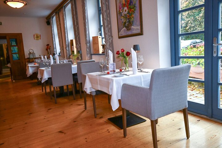 Dining 53 of 76