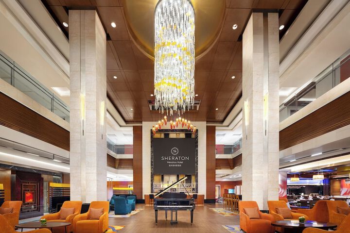 Entrance & Lobby
