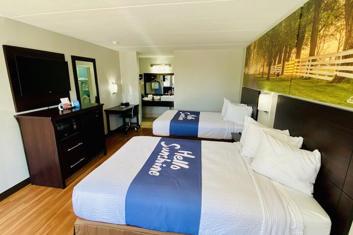 2 Double Beds (1 of 6)