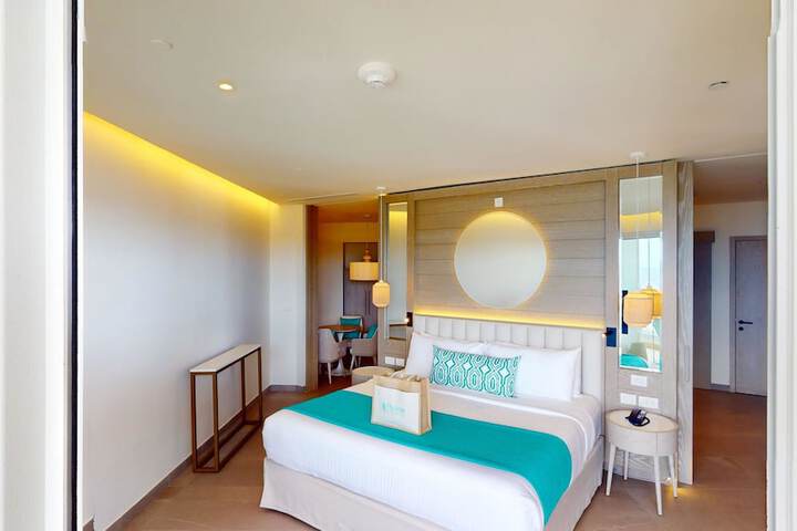 Room 28 of 271