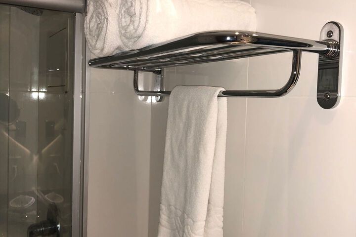 Room 34 of 42