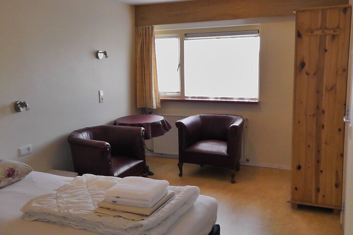 Room 13 of 36