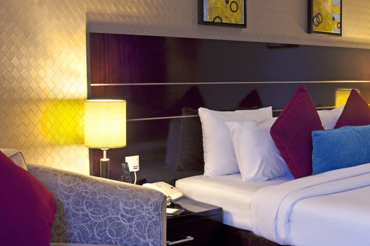Room 10 of 32
