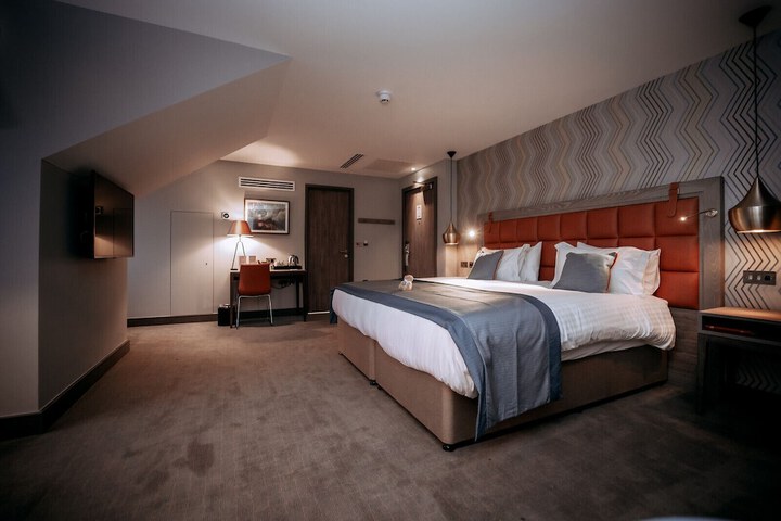 Room 16 of 43