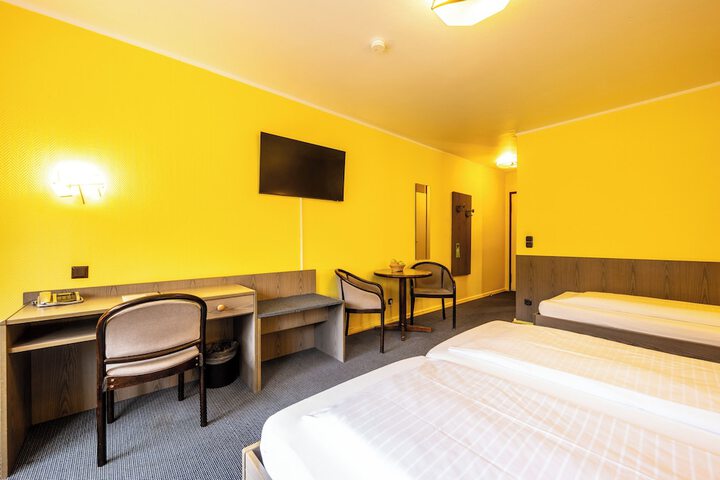 Room 21 of 74