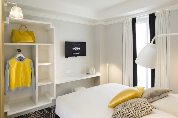 Room 8 of 20