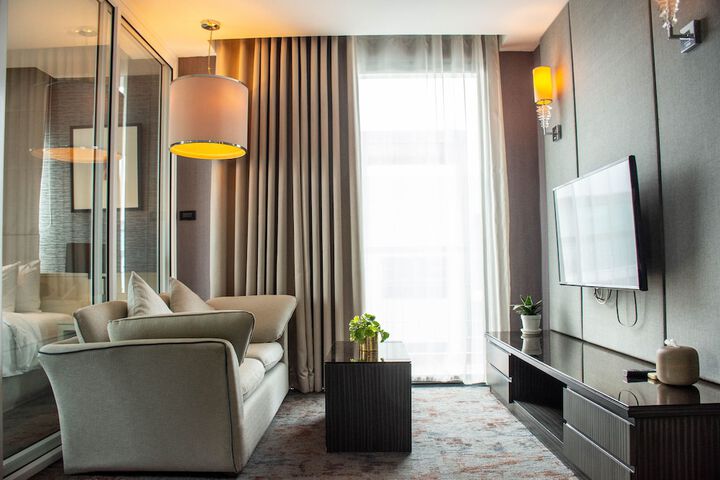 Room 27 of 142