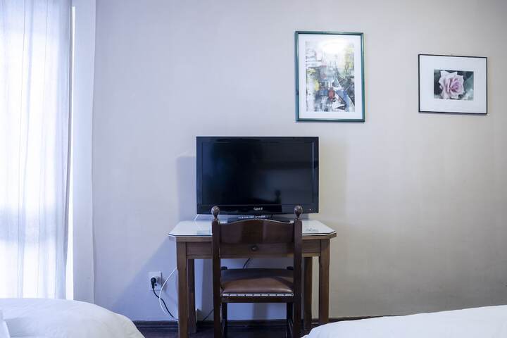 Room 13 of 107