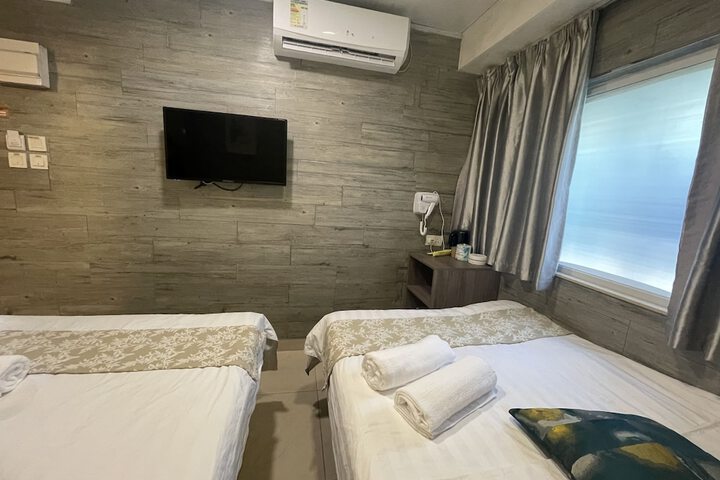 Room 97 of 195