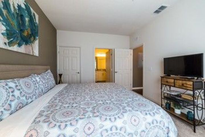 Room 8 of 19