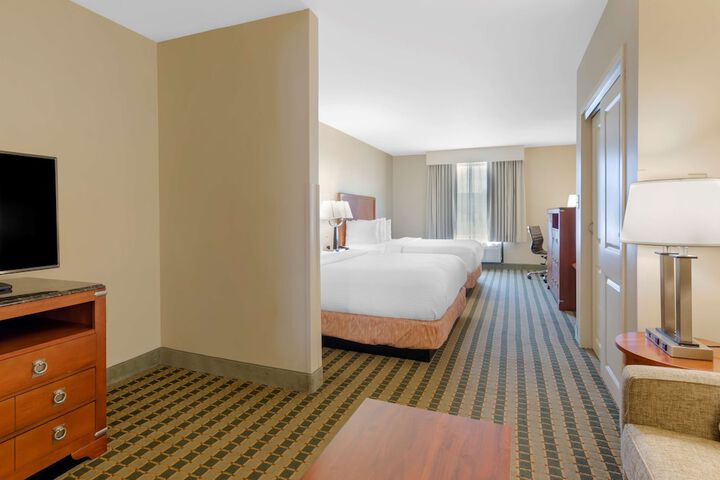 2 Queen Beds High Speed Internet 1st Flr Micro Refridgerator Full Breakfast (4 of 11)
