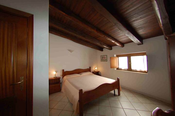 Room 4 of 20