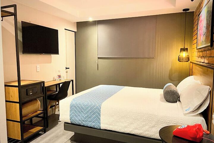 Room 14 of 35