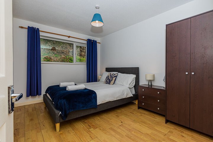 Room 9 of 30