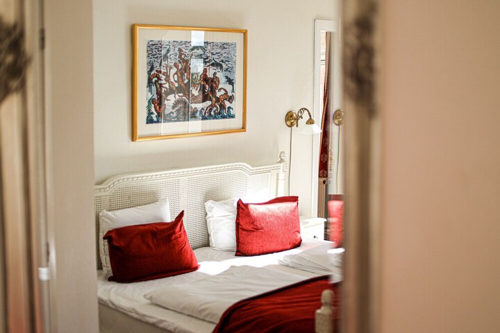 Room 79 of 214