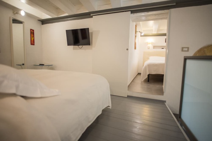 Room 28 of 113