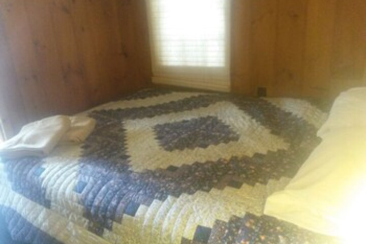 Room 10 of 14