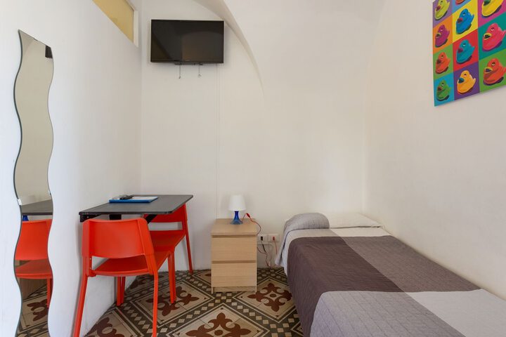 Room 10 of 66