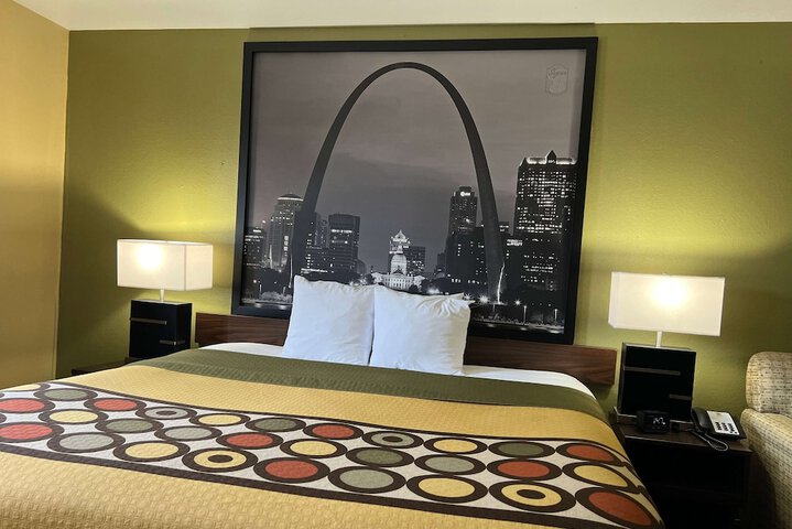 1 King Bed Suite (7 of 10)