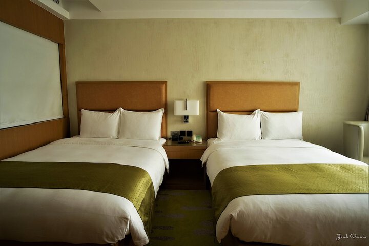 Room 4 of 24