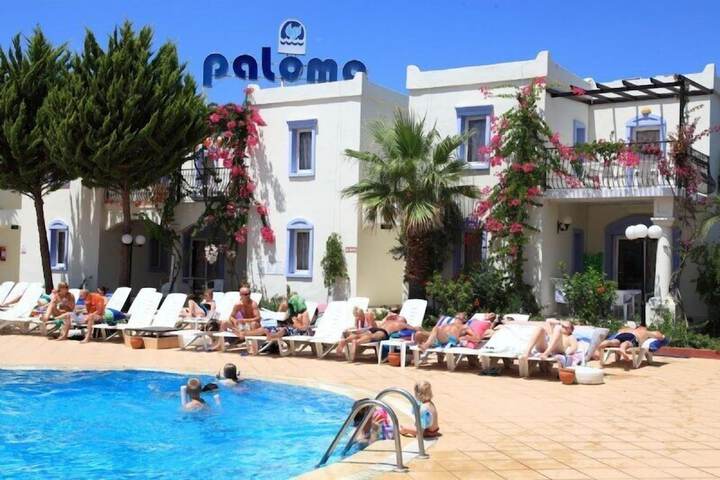 Pool Hotel