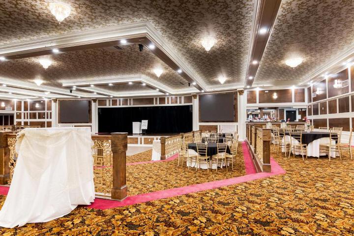 Ballroom/Hall 10 of 23