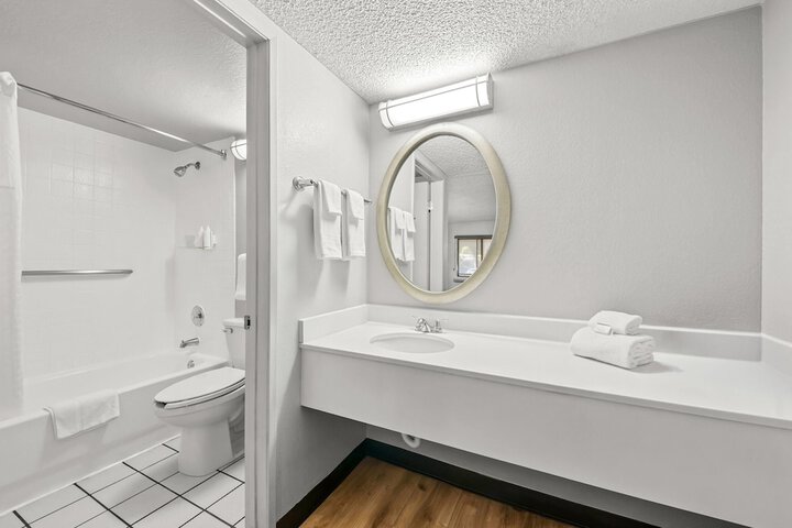 Room 34 of 52