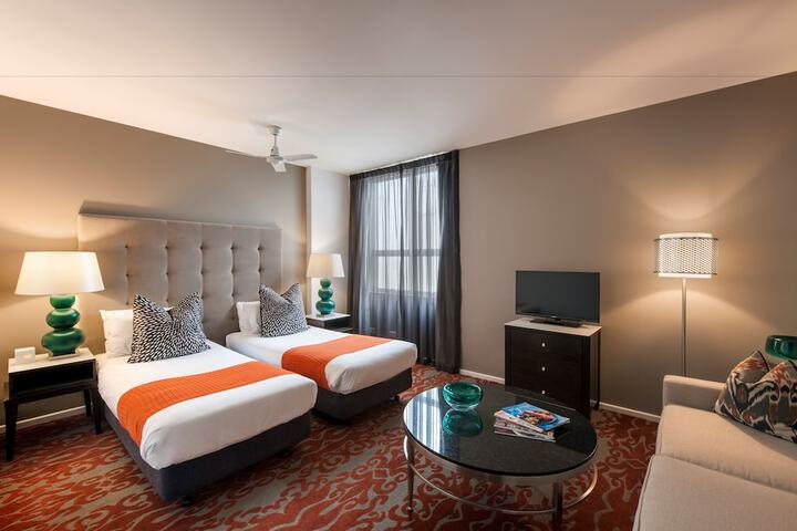 Room 6 of 36
