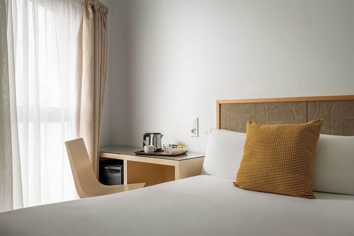Room 18 of 53