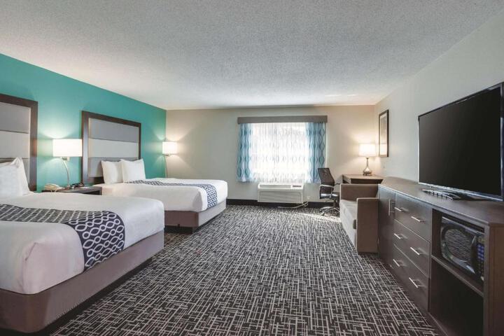 1 King Bed Studio Suite (5 of 9)