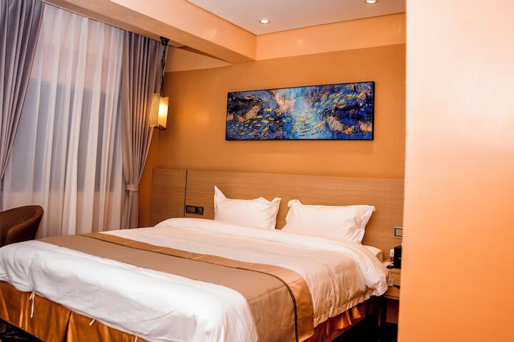 Room 7 of 39