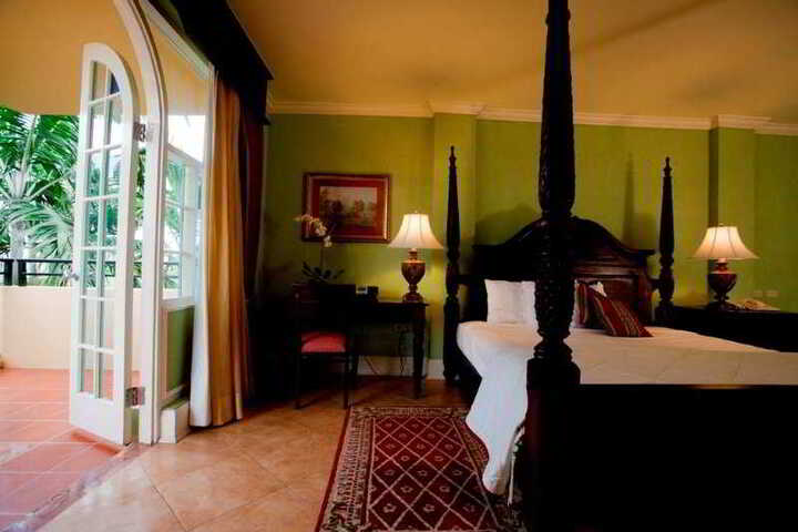 Room 9 of 31