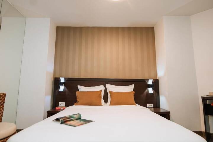 Room 4 of 30