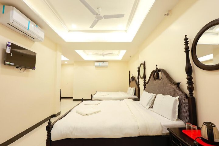 Room 14 of 18