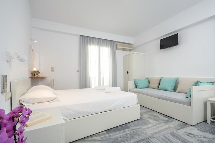 Room 5 of 107
